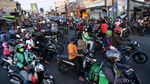 Kebangetan! PSBB, Jalanan di Depok Tetep Saja Ramai