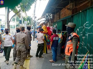 Penuh Sesak Pasar Tanah Abang Usai Aksi Kucing-Kucingan Pedagang