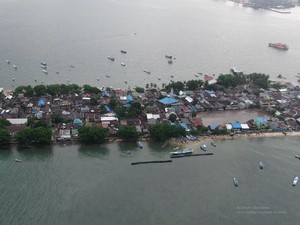 Emak-emak Ini Jadi Satu-satunya Agen Bank di Pulau Lae-lae Makassar