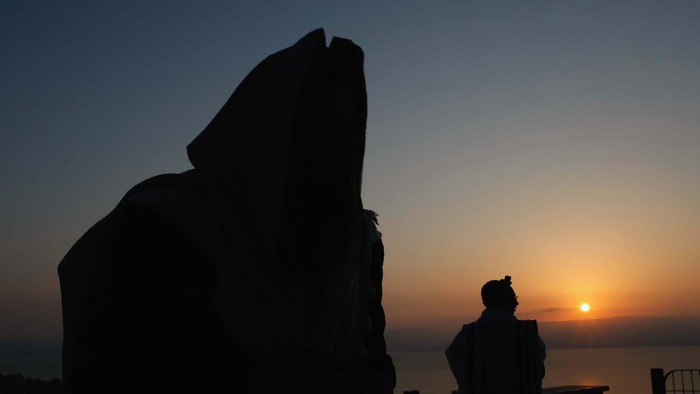 Dalam hadist-hadist akhir jaman, disebutkan salah satu ciri kemunculan dajjal adalah menyusutnya air di Danau Tiberias. Yuk lihat danau yang kini masuk wilayah Israel tersebut.
