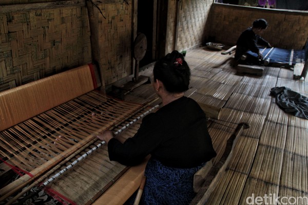 Kementerian Pariwisata dan Ekonomi Kreatif (kemenparekraf) merespons kabar keinginan Suku Baduy untuk dihapus dari destinasi wisata nasional dan Google. Kemenpar bakal mencari solusinya sekaligus menunggu arahan Presiden RI. Rafida Fauzia/detikcom Kementerian Pariwisata dan Ekonomi Kreatif (kemenparekraf) merespons kabar keinginan Suku Baduy untuk dihapus dari destinasi wisata nasional dan Google. Kemenpar bakal mencari solusinya sekaligus menunggu arahan Presiden RI. Rafida Fauzia/detikcom