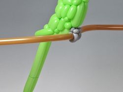 Dari Balon Seniman Ini Ciptakan Karya Super Keren