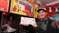 Miniatur Michael Jordan yang banyak ini membuat Joshua De Vaney menjadi salah satu kolektor Jordan terbanyak di dunia