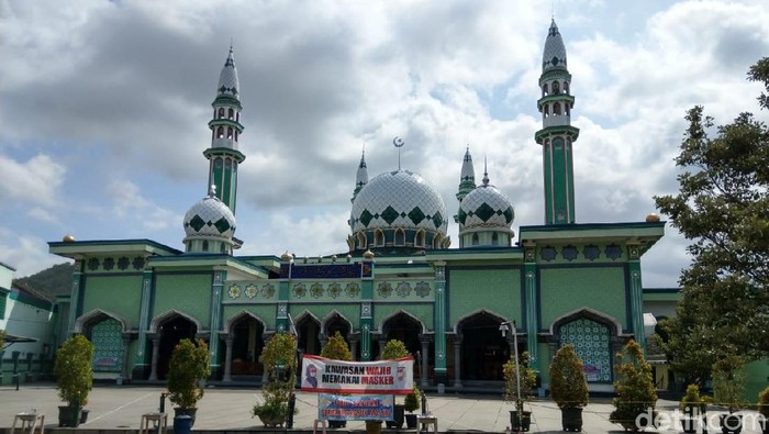 Masjid agung baiturrahman trenggalek
