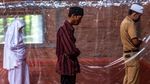 Saf Salat Bersekat Plastik
