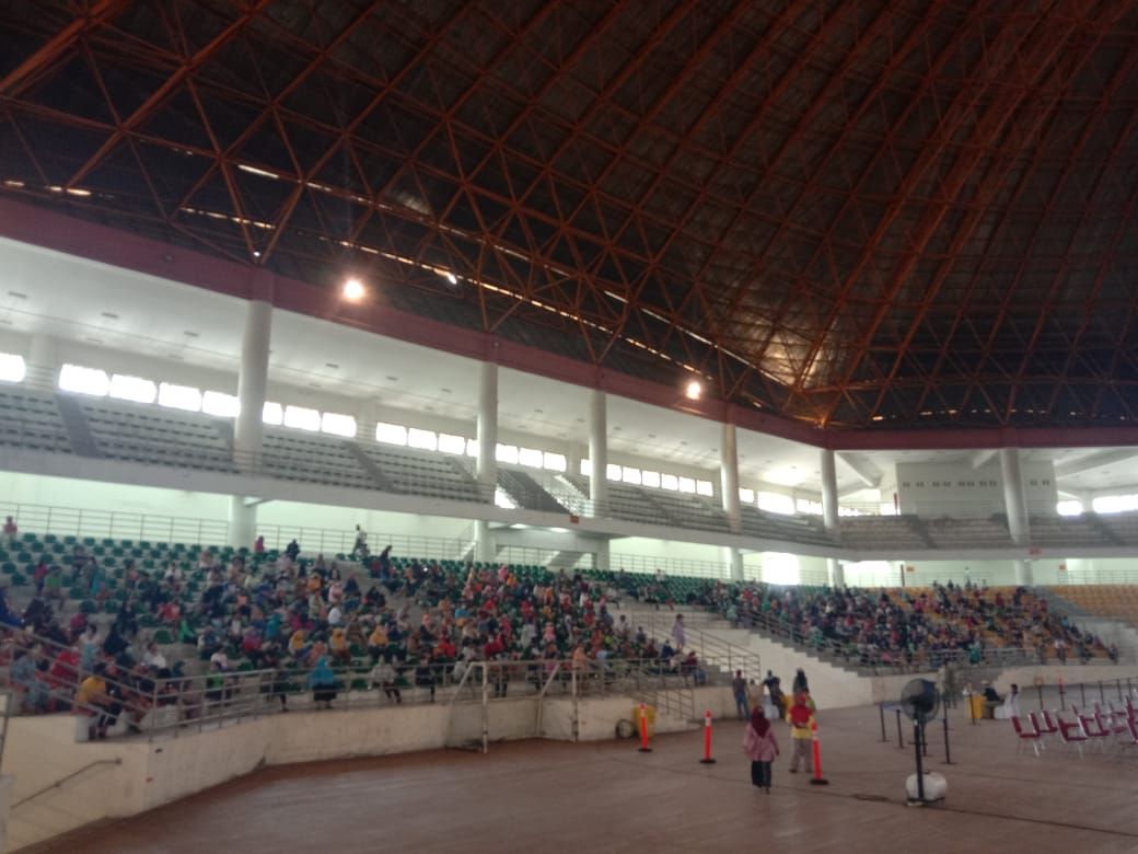 Suasana di pasar murah yang digelar di Gedung Serbaguna, Medan (Ahmad Arfah-detikcom)