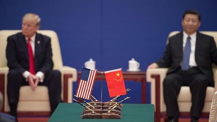 Hubungan Presiden AS Donald Trump-Presiden China Xi Jinping memanas. Keretakan hubungan diplomasi itu karena Trump kecewa dengan China terkait virus Corona.