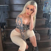 Tapi, ada sesuatu yang sedikit berbeda tentang penampilan Barbie yang berusia 22 tahun ini. Ann memiliki banyak tato di tubuhnya. Foto: Instagram