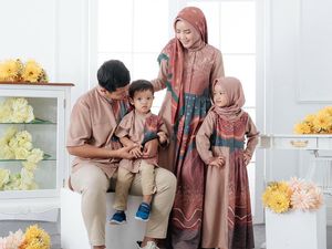 10 Ide Baju Sarimbit Kompakan dengan Keluarga Saat Lebaran