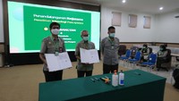 Untuk memproduksi massal produk ini, Badan Penelitian dan Pengembangan Pertanian (Balitbangtan) Kementerian Pertanian (Kementan) bekerjasama dengan PT Eagle Indo Pharma (Cap Lang). Istimewa/Dok. Kementan.