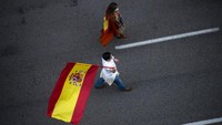 Partai sayap kanan Spanyol Vox dan pemimpin konservatif wilayah itu telah menyuarakan dukungan mereka untuk protes, dan mengatakan bahwa ekonomi kota itu harus segera dimulai kembali untuk menyelamatkan pekerjaan. Foto AP/Manu Fernandez.