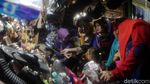 Meski PSBB, Pasar Tanjungsari Sumedang juga Diserbu Warga