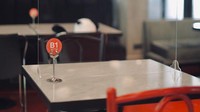 Kalau hanya ditaruh satu meja dan kursi saja, hal itu justru membuat restorannya menjadi tidak enak dilihat oleh matanya. Maka ide ini pun tercetus.