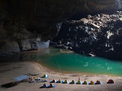 Mengintip Gua Terbesar Dunia yang Punya Cuaca Sendiri