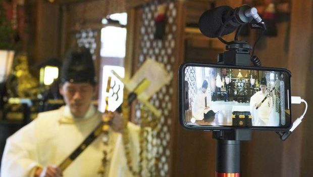 Buka Layanan Online Usir Roh Jahat, Kuil Jepang