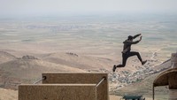 Maka tak heran bila melihat hasil foto-fotonya begitu indah dan membuat jantung deg-degan. Karena semua itu memiliki nilai keindahan. Foto: Getty Images/Chris McGrath