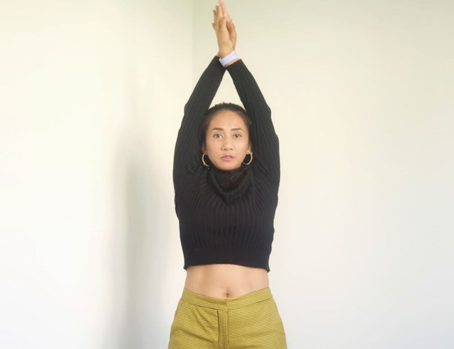 Cut Memey juga menerapkan pola makan sehat. Selain itu dia juga berusaha berjalan kaki minimal 10 ribu langkah setiap harinya. Satu hari itu minimal 10.000 kali langkah dan itu memang aku lakuin setiap hari. Target aku setiap hari 15.000, tapi kalau tidak sampai, aku harus mencapai 10.000 langkah. Makan pun tidak hanya karbo. Kalau aku pribadi aku menghitung nutrisi yang masuk ke badan aku. Jadi setiap hari 50% protein, 20% karbo, dan 30% good fat bukan yang bad fat, ujar bintang sinetron Gengsi Gede Gedean itu. Foto: instagram @cutmemey