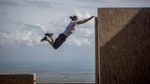 Potret Menantang Atlet Parkour saat Beraksi, Bikin Deg-degan!