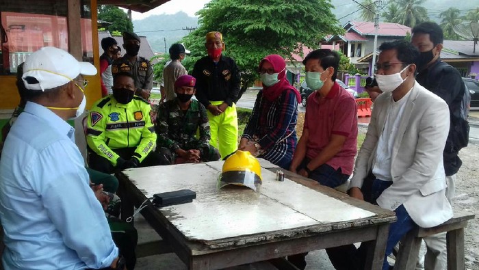 Dokter viral minta maaf atas cekcok dengan petugas pos PSBB Padang-Pessel (dok. Istimewa)