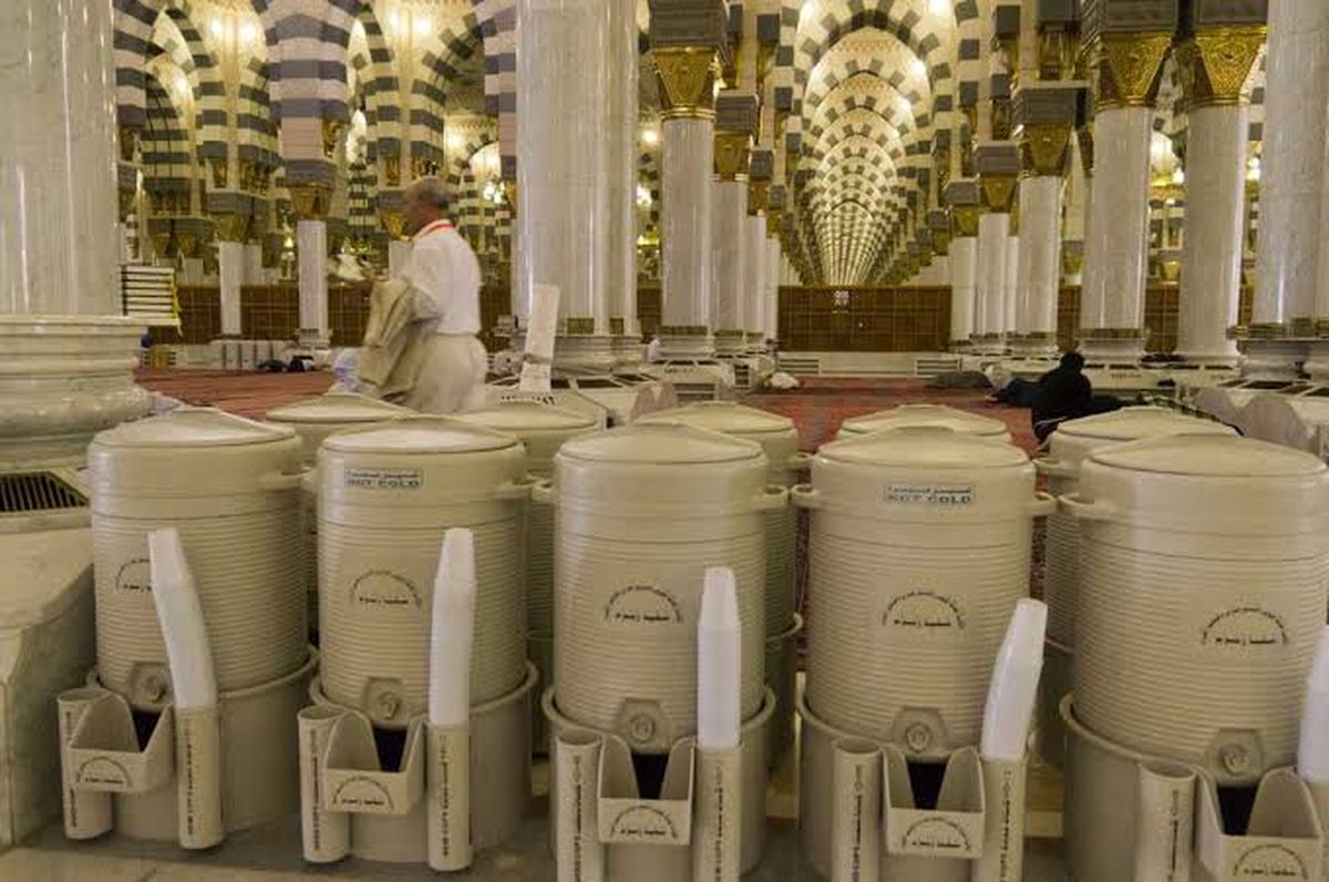 Ini Dia Keutamaan, Manfaat dan Doa Sebelum Minum Air Zamzam - Krjogja