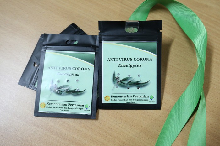 Begini Penampakan Antivirus Corona Made in RI Indonesia akhirnya berhasil mematenkan formula antivirus Corona dalam bentuk inhaler, diffuser oil hingga kalung antiCorona.