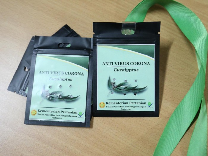Indonesia akhirnya berhasil mematenkan formula antivirus Corona dalam bentuk inhaler, diffuser oil hingga kalung antiCorona.