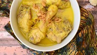 Tak harus menunggu lebaran, opor ayam bisa dibuat kapan saja. Lebih enak memakai ayam kampung dan santan kelapa segar. Kamu bisa meracik bumbunya dengan resep berikut ini. Foto: iStock