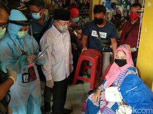 Ogah Rapid Test, Pengunjung Pasar Cianjur Malah Ngajak Damai Plt Bupati