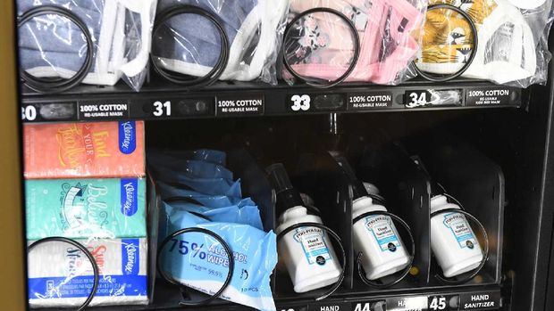 Mesin penjualan masker di Bandara Las Vegas