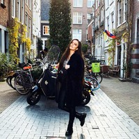 Cher pun sempat hiatus dalam karier menyanyinya. Kini ia kembali dengan single terbarunya berjudul Lost.  Foto: Instagram