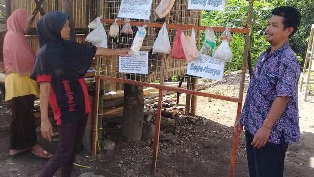 'Posko Sedekah' warga Magelang terdampak pandemi Corona