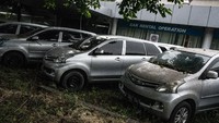 Penurunan omzet ini akibat adanya kebijakan larangan mudik yang dikeluarkan pemerintah untuk membatasi penyebaran COVID-19.