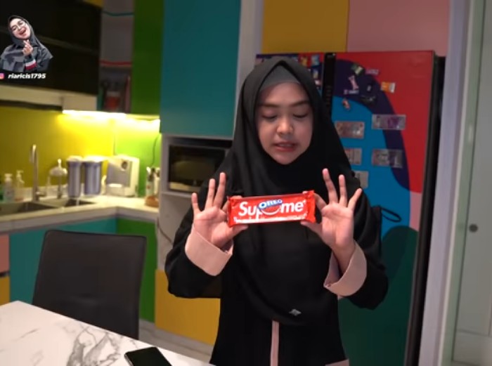 youtuber coba oreo supreme