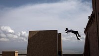 Di dalam negeri olahraga ini juga mulai dicintai, beberapa komunitas parkour di kota-kota besar juga mulai bermunculan dan kerap berlatih bersama. Foto: Getty Images/Chris McGrath