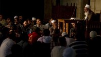 Al-Azhar memasuki masa keemasannya pada abad ke-14 dan ke-15. Ilmu seperti kedokteran, matematika, astronomi, geografi, dan sejarah dipelajari di tempat itu.  Ann Hermes/The Christian Science Monitor via Getty Images.