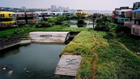 Dibangun di Distrik Sanzhi yang berjarak sekitar satu setengah jam dari Taipei di Taiwan, Resort San Zhi Pod City dibangun pada tahun 1978 sebagai tempat peristirahatan bagi para tentara AS yang bertugas di Asia Timur. Amar Toor/theverge.com.