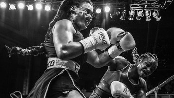 Pemenang kategori The American Experience diriah Terrell Groggins dari AS. Menampilan pertandingan tinju wanita. Alat: Nikon D5, focal length 46mm, 1/1600/ f4, ISO3200. Foto: Smithsonian