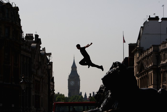 Potret Menantang Atlet Parkour saat Beraksi, Bikin Deg-degan! Potret Menantang Atlet Parkour saat Beraksi, Bikin Deg-degan!
Parkour merupakan olahraga yang menantang keberanian, berbekal tangan kosong para atlet parkour ini lompat dari satu gedung ke gedung lainnya yuk liat aksi-aksinya.