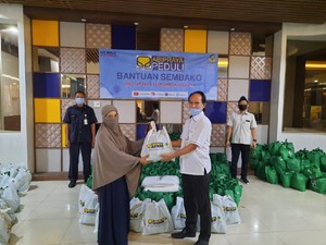 Brantas Abipraya Bagikan 4.000 Paket Sembako ke Warga Jabodetabek