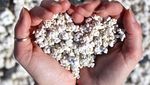 Potret Pantai Spanyol yang Punya Pasir Popcorn