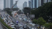 Kemacetan itu terjadi di jam sibuk orang pulang kantor.