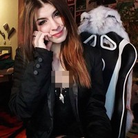 Banyak gamer wanita juga juga hobi jadi cosplayer. Kat Gunn pun sering menunjukkan gayanya mengenakan cosplay untuk mengekspresikan diri dan kepribadian. Foto: Instagram @mystikgunn