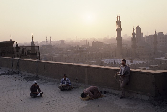 Universitas Al-Azhar merupakan institusi pendidikan yang didirikan di Kairo. Universitas itu pun disebut universitas tertua yang pelajari ilmu agama dan umum.