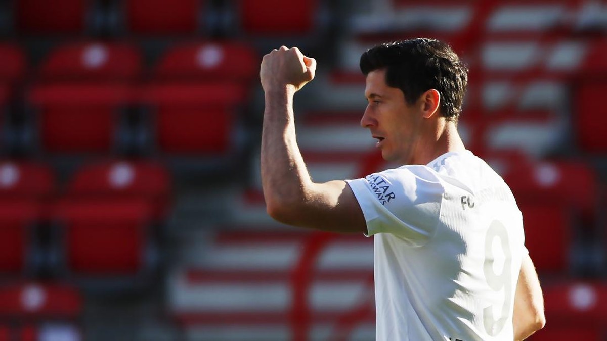 Bomber Bayern Munich Robert Lewandowski mengaku tak memikirkan Ballon dOr. (Foto: Hannibal Hanschke/Pool via Getty/Pool)