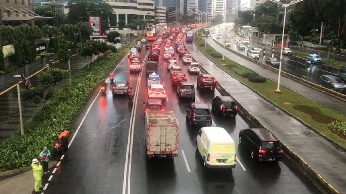 Jalan Sudirman Macet Sore Ini
