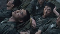 D.O EXO (kiri) dan Yoon Ji Sung eks Wanna One (kanan) akan memerankan karakter Seung Ho di masa lalu. (Foto: Dok. Musikal Return: The Promise of the Day)