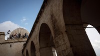 Parkour sendiri berasal dari Prancis dengan nama lain I’art du deplacement, para pemainnya sendiri memiliki julukan Traceur dan Traceuse. Foto: Getty Images/Chris McGrath