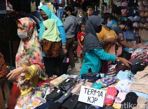 Video Pasar Minggu Jakarta Diserbu Warga, Satpol PP Turun Tangan