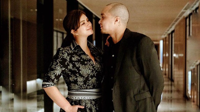 Angel Locsin sudah punya gandengan. Statusnya kini adalah tunangan dari pemain poker ternama Filipina Neil Arce. (Foto: Instagram/@therealangellocsin)