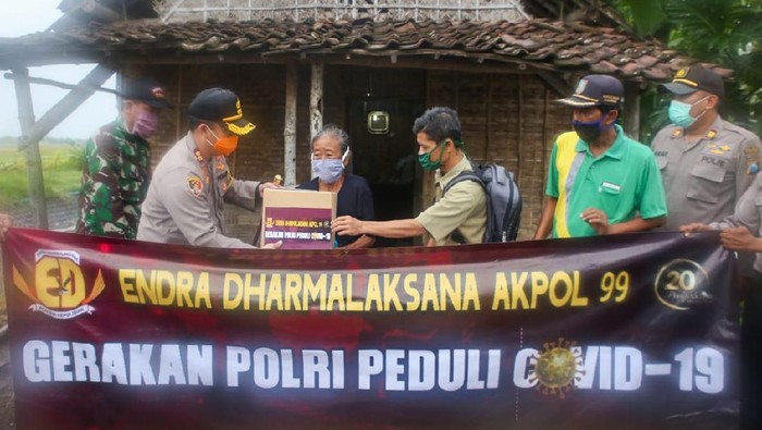 Batalyon Endra Dharmalaksana Sisir Warga Terdampak Wabah Corona Hingga ke Pelosok